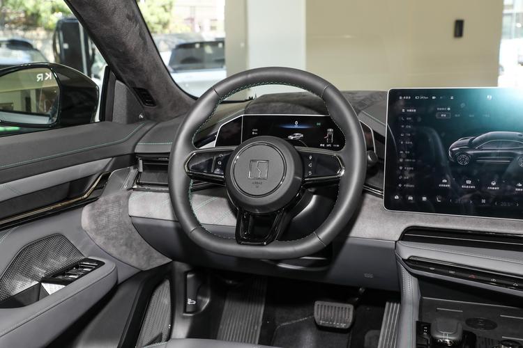 https://gcc-1307444343.cos.accelerate.myqcloud.com/gallery/eeebee5db20f8ceff95009092498ab47.jpg