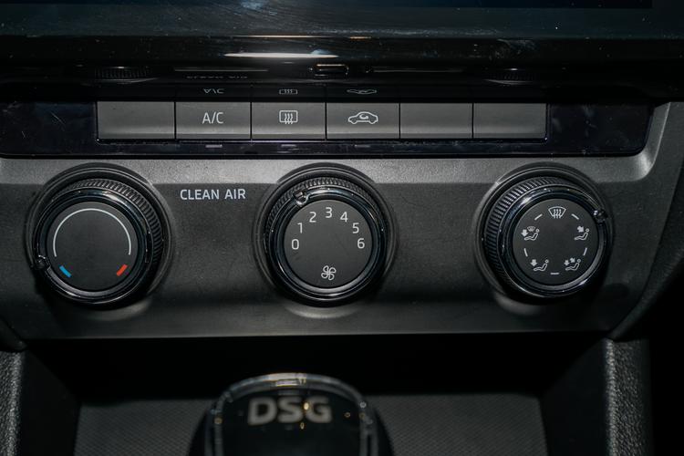 https://gcc-1307444343.cos.accelerate.myqcloud.com/gallery/f0098bd4f6b43f32e898ab6b5baace6c.jpg