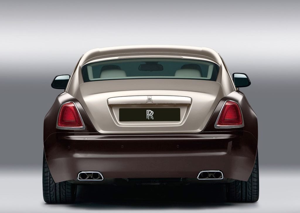 https://gcc-1307444343.cos.accelerate.myqcloud.com/images/106ef0/r_960x540/generations/generation_64a622847e8eb_rolls-royce-wraith-exterior-rear.jpg