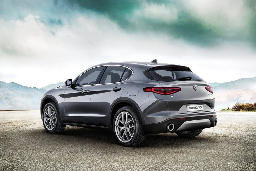 https://gcc-1307444343.cos.accelerate.myqcloud.com/images/129408/r_960x540/generations/generation_64a64b4a7a71e_alfa-romeo-stelvio-exterior-rear-right-angled.jpg