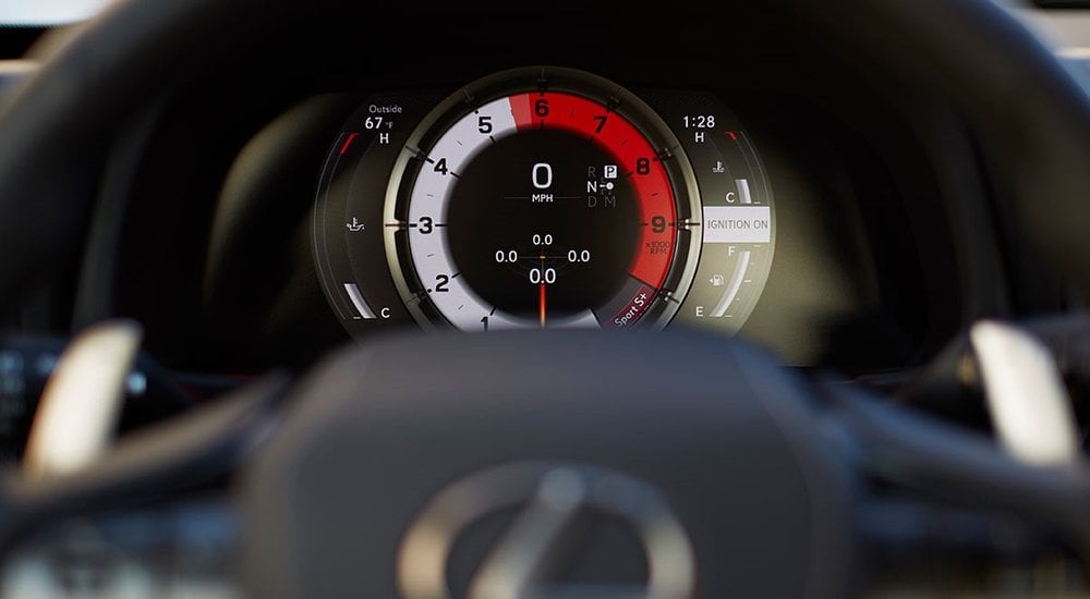 https://gcc-1307444343.cos.accelerate.myqcloud.com/images/19531d/r_960x540/generations/generation_64aba5698f186_lexus-lc-500-interior-speed-meter.jpg