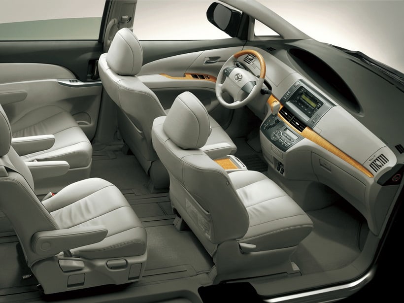 https://gcc-1307444343.cos.accelerate.myqcloud.com/images/1bf1e5/r_960x540/generations/generation_64a61e8b1ce44_toyota-previa-interior-cabin.jpg