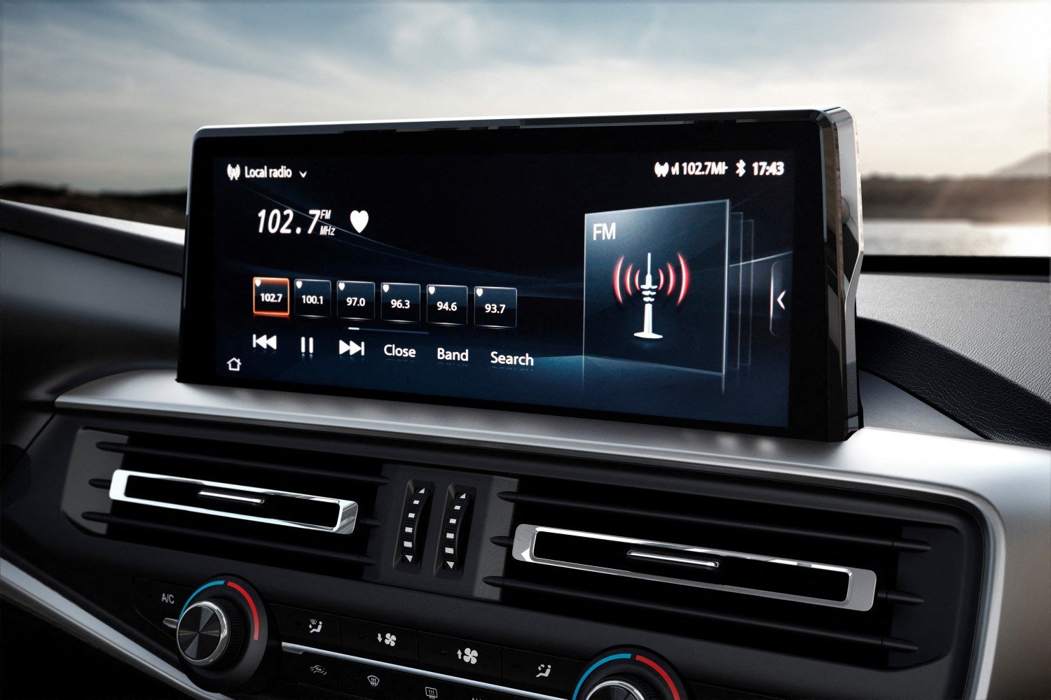https://gcc-1307444343.cos.accelerate.myqcloud.com/images/20e9fd/r_960x540/generations/generation_649447cd32451_peugeot-landtrek-interior-multimedia-screen-_-ac-vents.jpg