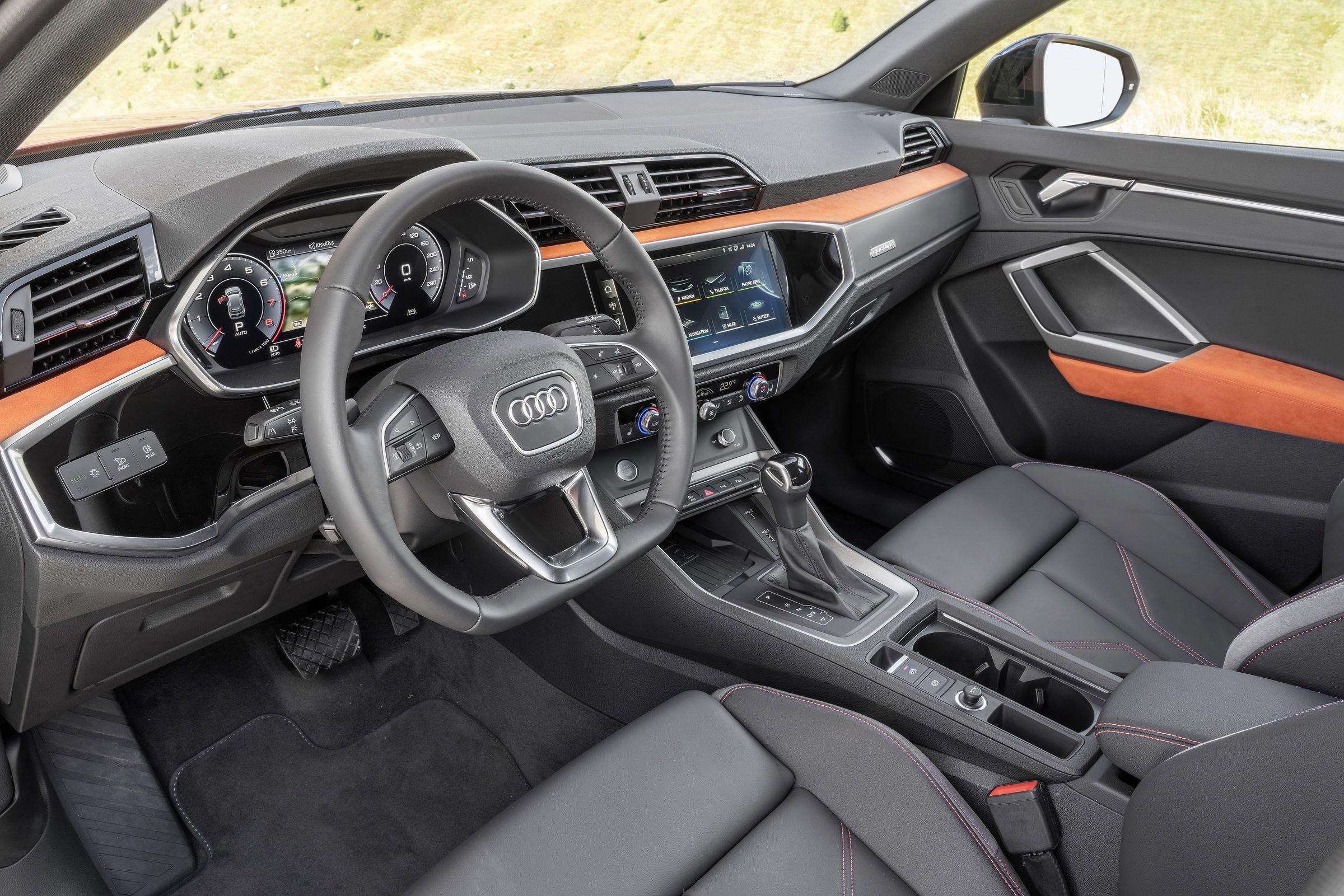 https://gcc-1307444343.cos.accelerate.myqcloud.com/images/25353f/r_960x540/generations/generation_64a3e13421f77_audi-q3-interior-steering-wheel.jpg