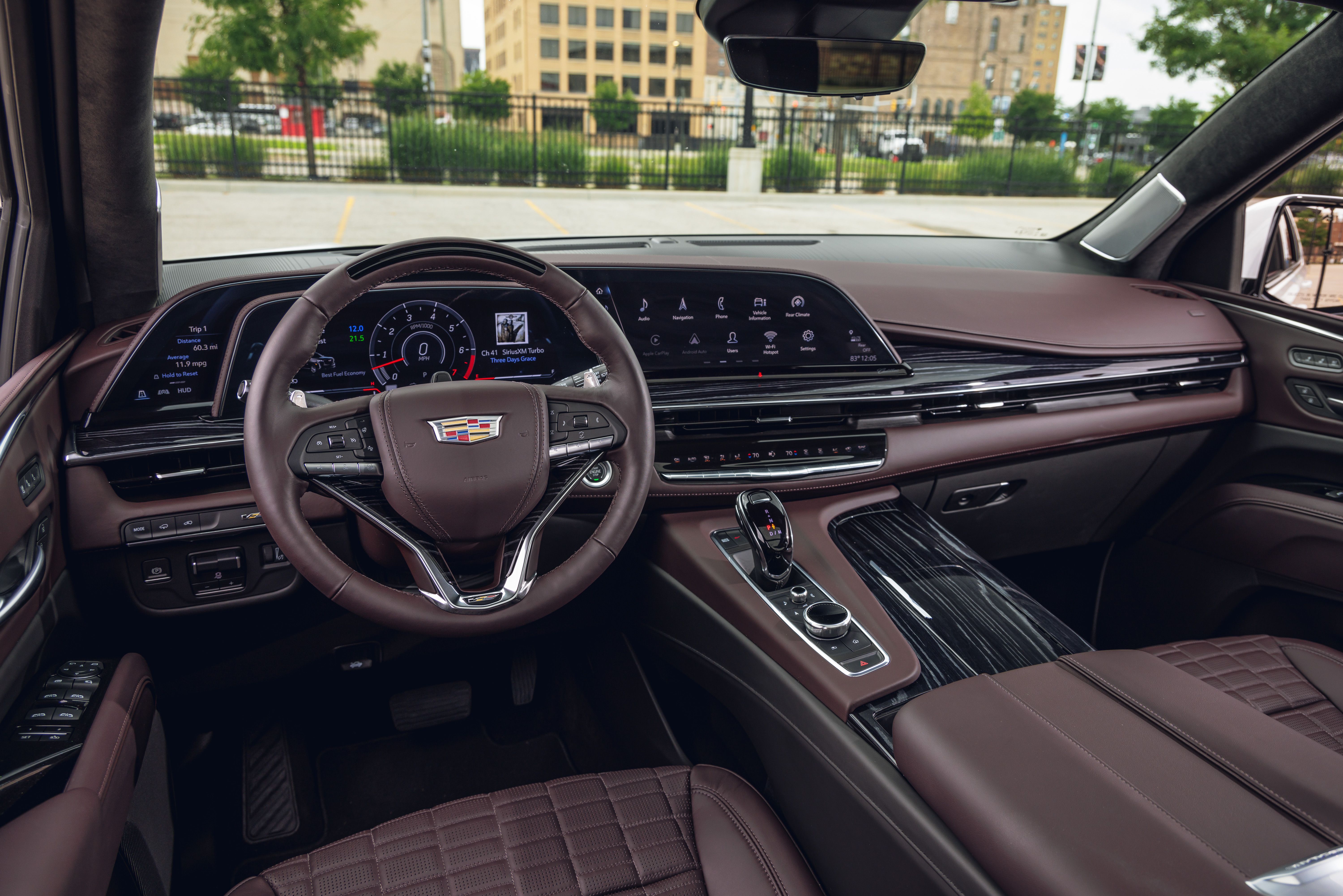 https://gcc-1307444343.cos.accelerate.myqcloud.com/images/25e1c7/r_960x540/generations/generation_64e5d9fe8330f_2023-cadillac-escalade-v-533-1660134750.jpg