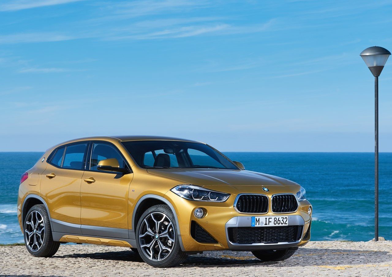 https://gcc-1307444343.cos.accelerate.myqcloud.com/images/28d482/r_960x540/generations/generation_64a6f448c342c_bmw-x2-exterior-front-right-angled.jpg