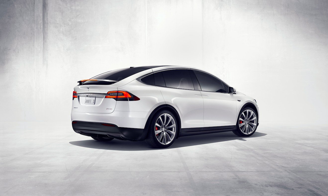 https://gcc-1307444343.cos.accelerate.myqcloud.com/images/28f49d/r_960x540/generations/generation_64a64065e2c2f_tesla-model-x-exterior-rear-left-angled.jpg