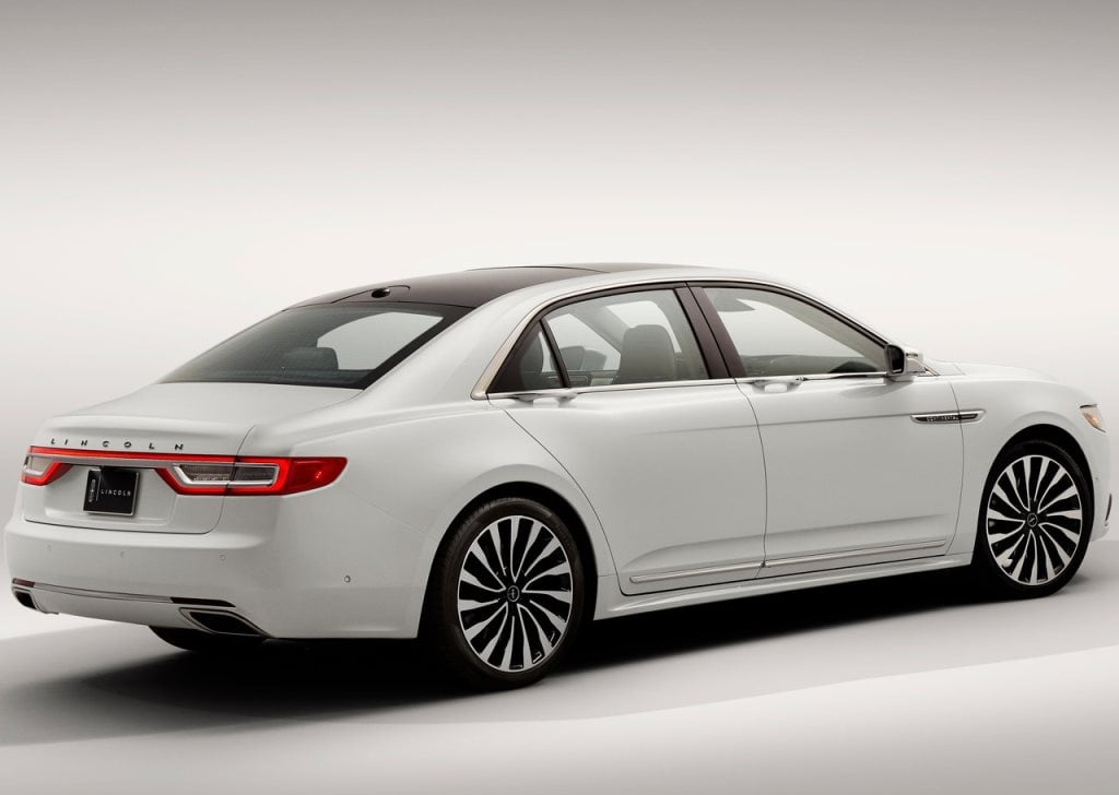 https://gcc-1307444343.cos.accelerate.myqcloud.com/images/2c643f/r_960x540/generations/generation_64a6479a2d7a1_lincoln-continental-exterior-rear-left-angled.jpg