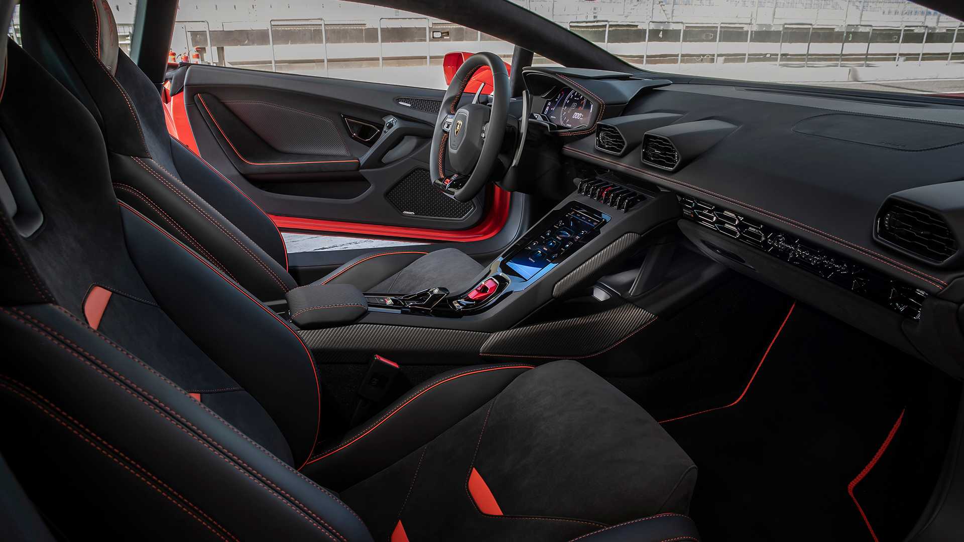 https://gcc-1307444343.cos.accelerate.myqcloud.com/images/2f2c40/r_960x540/generations/generation_649af041df61b_lamborghini-huracan-interior-front-seats.jpg