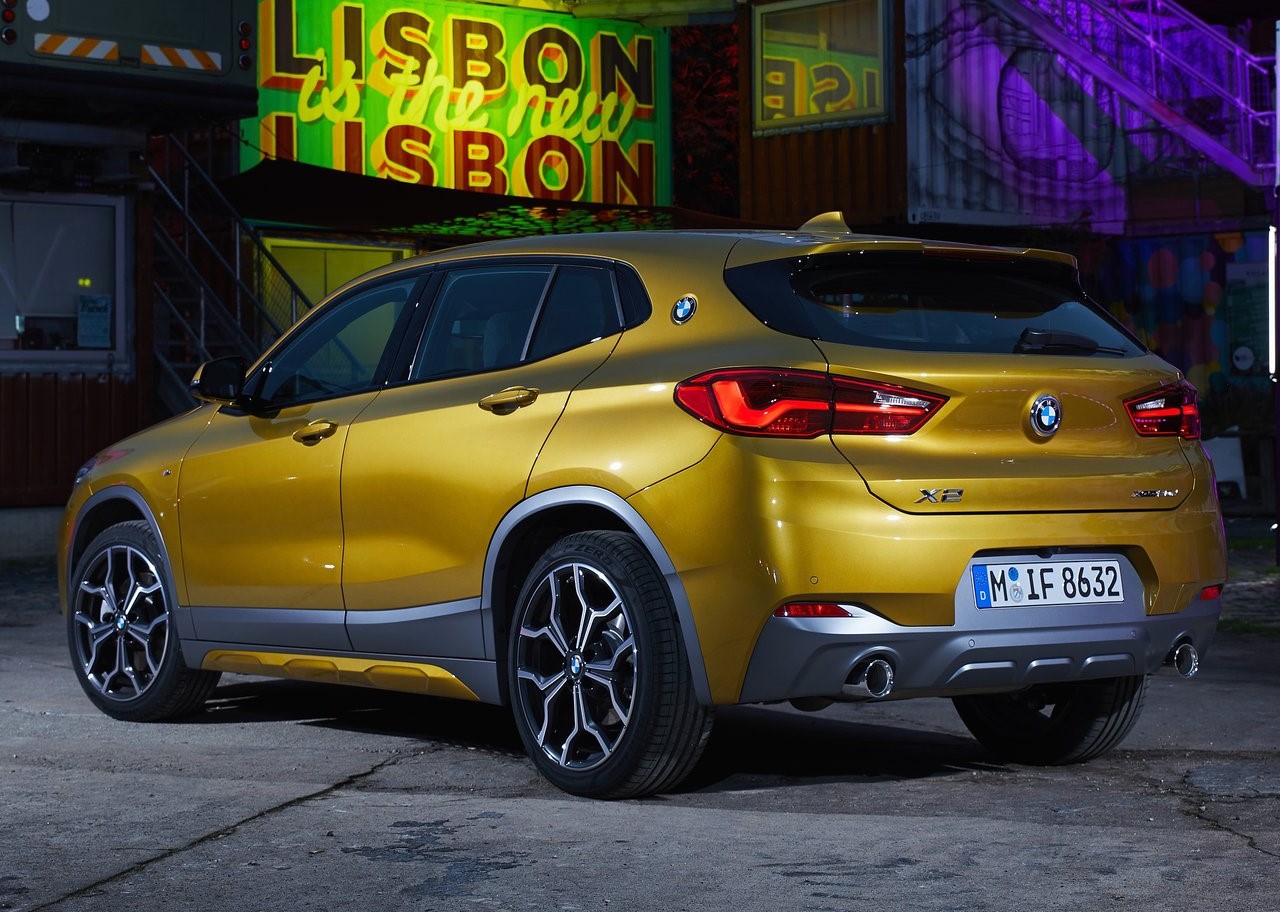 https://gcc-1307444343.cos.accelerate.myqcloud.com/images/33c1ff/r_960x540/generations/generation_64a6f44900fb8_bmw-x2-exterior-rear-and-side-profile.jpg