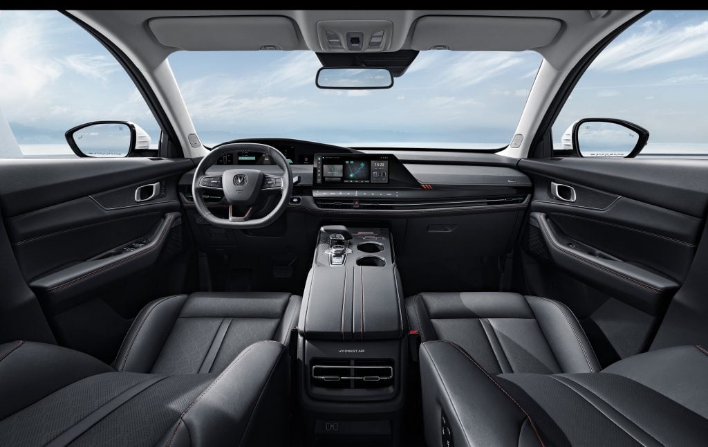 https://gcc-1307444343.cos.accelerate.myqcloud.com/images/33e530/r_960x540/generations/generation_64943496c17c8_changan-uni-k-interior-cockpit.jpg