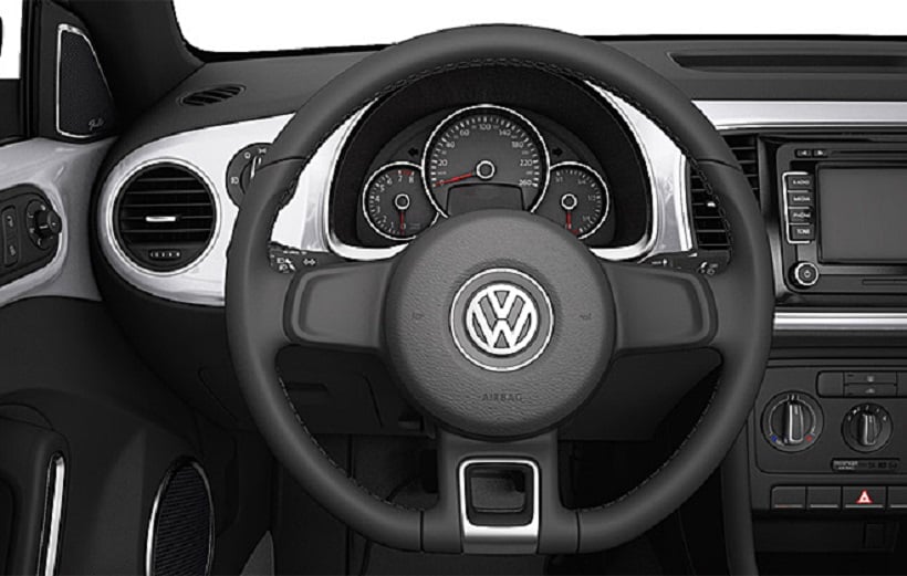 https://gcc-1307444343.cos.accelerate.myqcloud.com/images/3a8a10/r_960x540/generations/generation_64a317a628f74_volkswagen-beetle-interior-steering-wheel.jpg