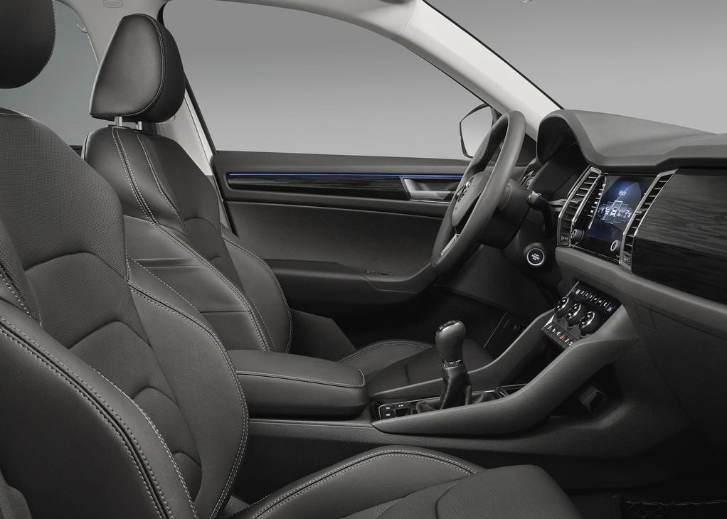 https://gcc-1307444343.cos.accelerate.myqcloud.com/images/3d5648/r_960x540/generations/generation_64a678d9befe8_skoda-kodiaq-interior-front-seats.jpg
