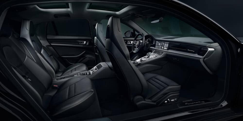 https://gcc-1307444343.cos.accelerate.myqcloud.com/images/4faf47/r_960x540/generations/generation_64e710651eb70_2020-porsche-panamera-interior.jpg
