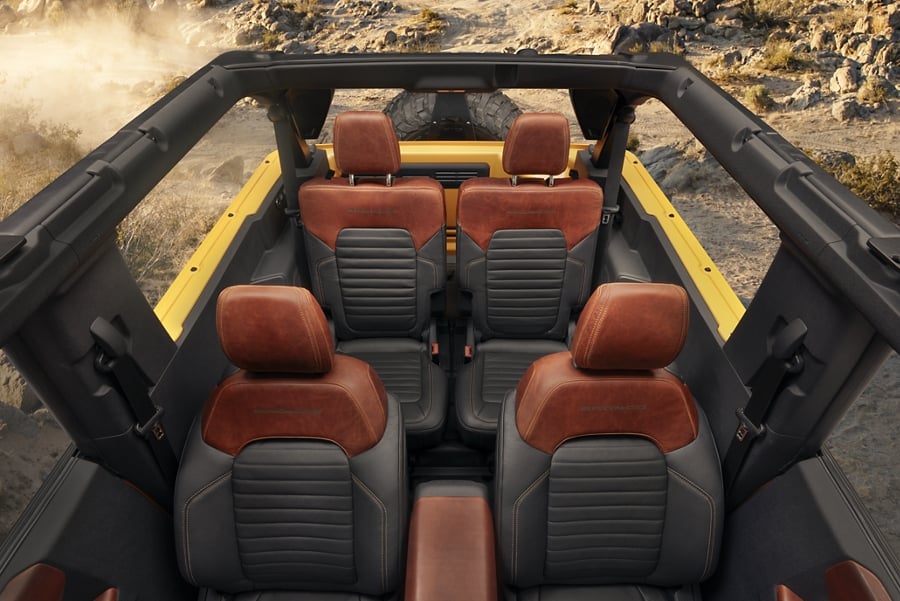 https://gcc-1307444343.cos.accelerate.myqcloud.com/images/50afcc/r_960x540/generations/generation_649544c58ac83_ford-bronco-interior-front-and-rear-seats.jpg