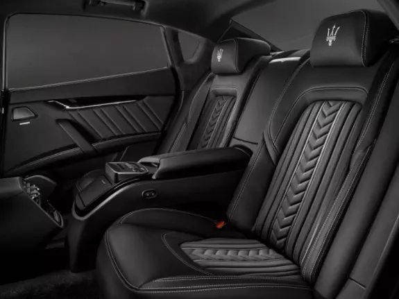 https://gcc-1307444343.cos.accelerate.myqcloud.com/images/50cf2b/r_960x540/generations/generation_64a4112ed7adb_maserati-quattroporte-interior-rear-seats.webp
