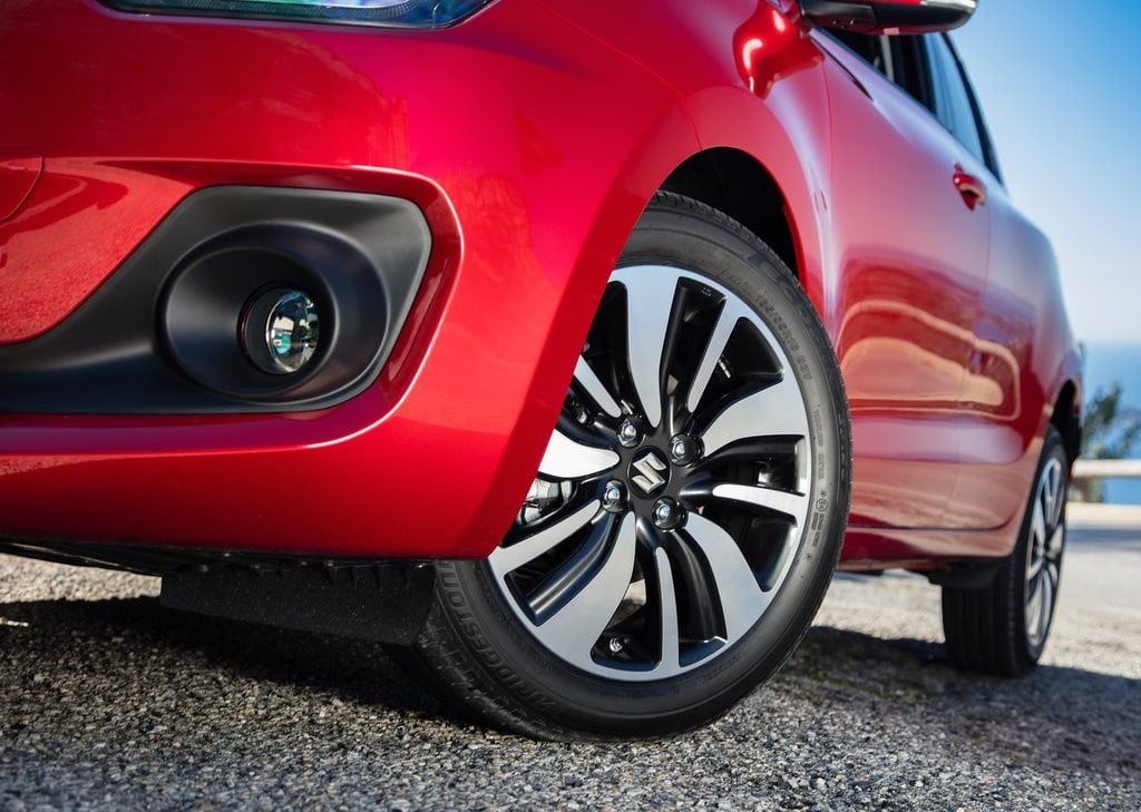 https://gcc-1307444343.cos.accelerate.myqcloud.com/images/513abf/r_960x540/generations/generation_64a1c5064db63_suzuki-swift-exterior-rim.jpg