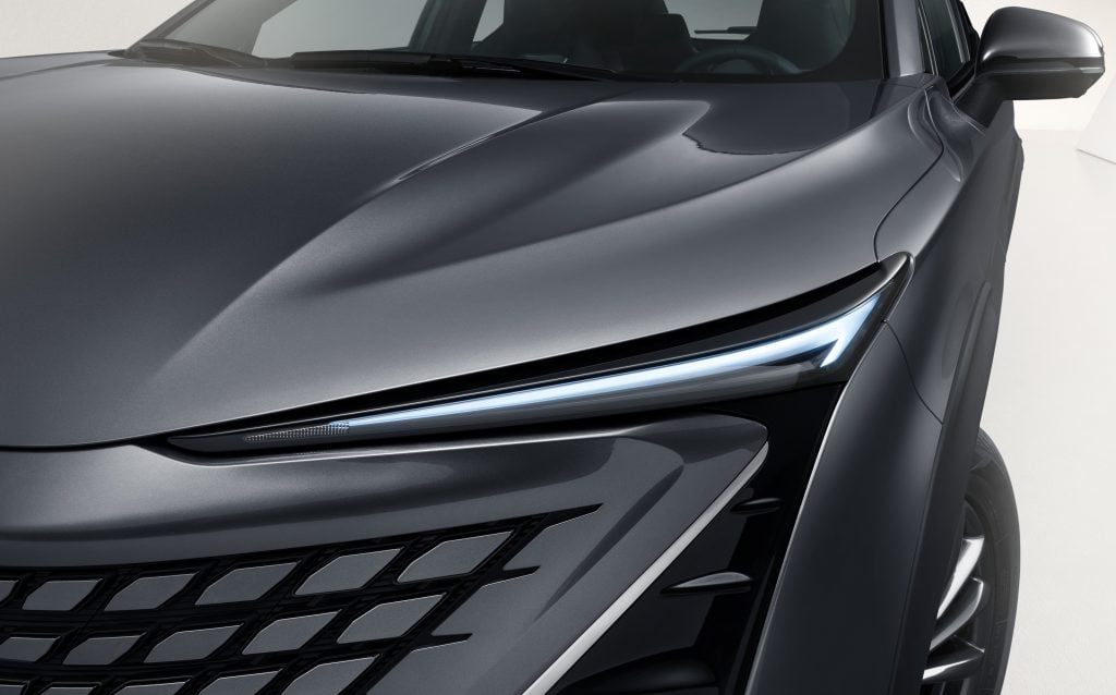 https://gcc-1307444343.cos.accelerate.myqcloud.com/images/52367e/r_960x540/generations/generation_649436268fe14_changan-uni-t-exterior-drl.jpg