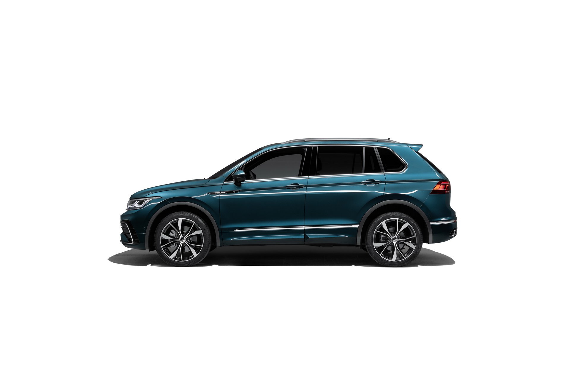 https://gcc-1307444343.cos.accelerate.myqcloud.com/images/5247f4/r_960x540/generations/generation_64a2c02a584dc_volkswagen-tiguan-exterior-side-profile.jpg