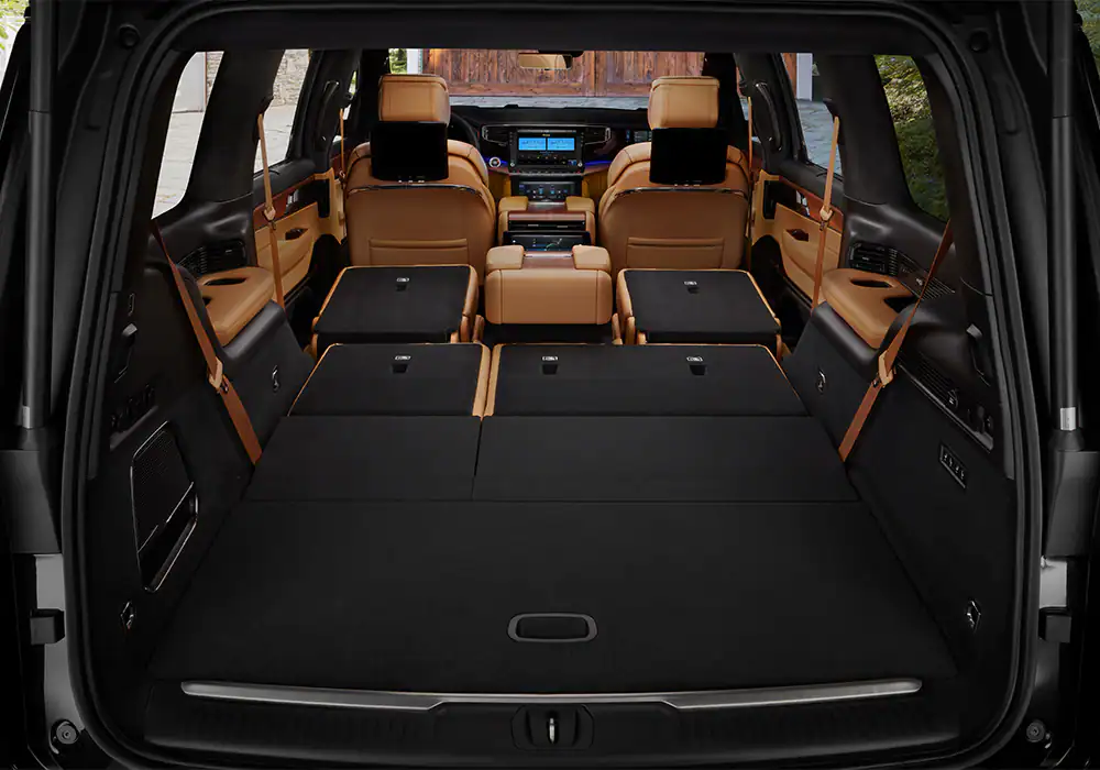 https://gcc-1307444343.cos.accelerate.myqcloud.com/images/58e7bc/r_960x540/generations/generation_64aba7bf995c5_jeep-grand-wagoneer-interior-boot.png