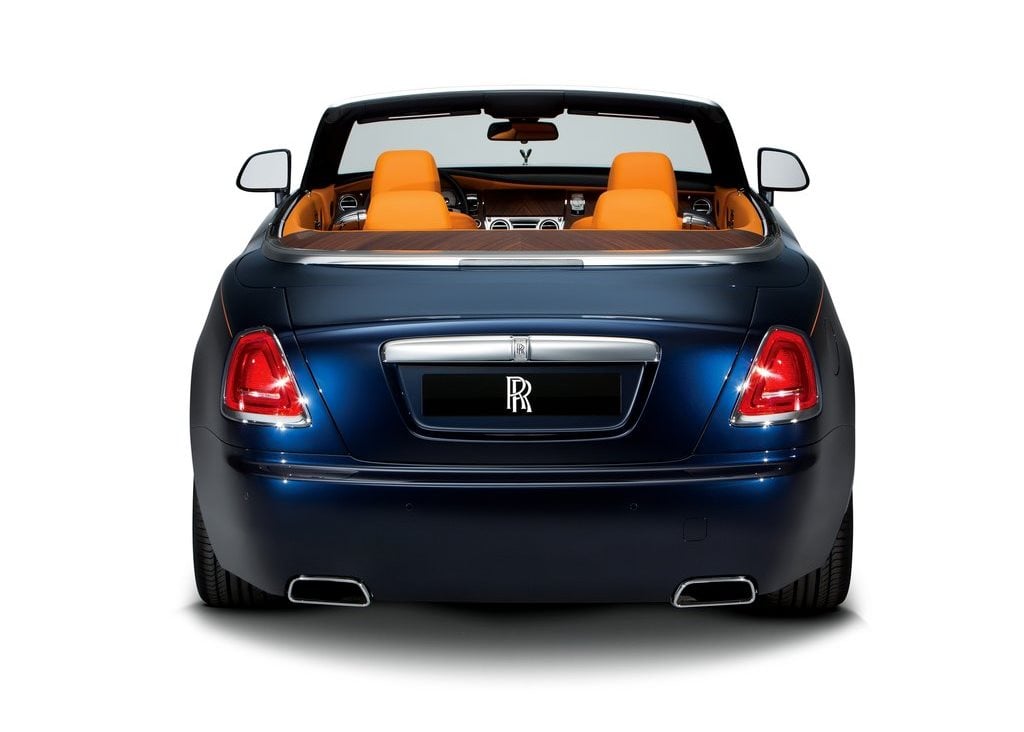 https://gcc-1307444343.cos.accelerate.myqcloud.com/images/59dc06/r_960x540/generations/generation_64a645cebd826_rolls-royce-dawn-exterior-rear.jpg