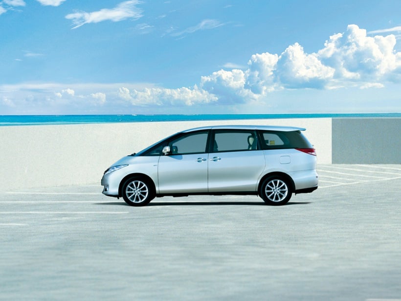 https://gcc-1307444343.cos.accelerate.myqcloud.com/images/5a3496/r_960x540/generations/generation_64a61e8af1f05_toyota-previa-exterior-side-profile.jpg