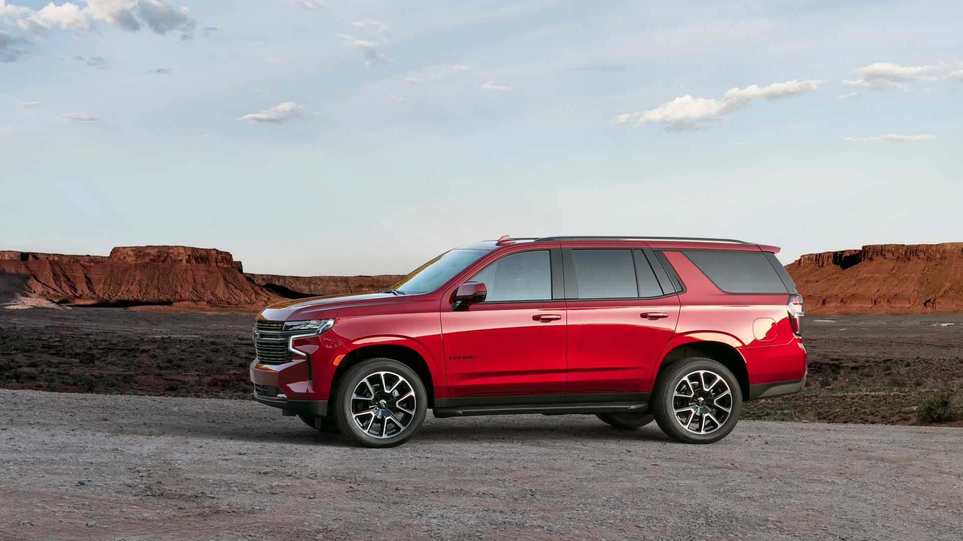 https://gcc-1307444343.cos.accelerate.myqcloud.com/images/5c2f18/r_960x540/generations/generation_64953c40d9be3_chevrolet-tahoe-exterior-left-side-profile.jpg