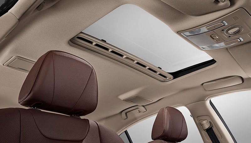 https://gcc-1307444343.cos.accelerate.myqcloud.com/images/621034/r_960x540/generations/generation_64a7eae2d0044_hongqi-h7-interior-sunroof.jpg