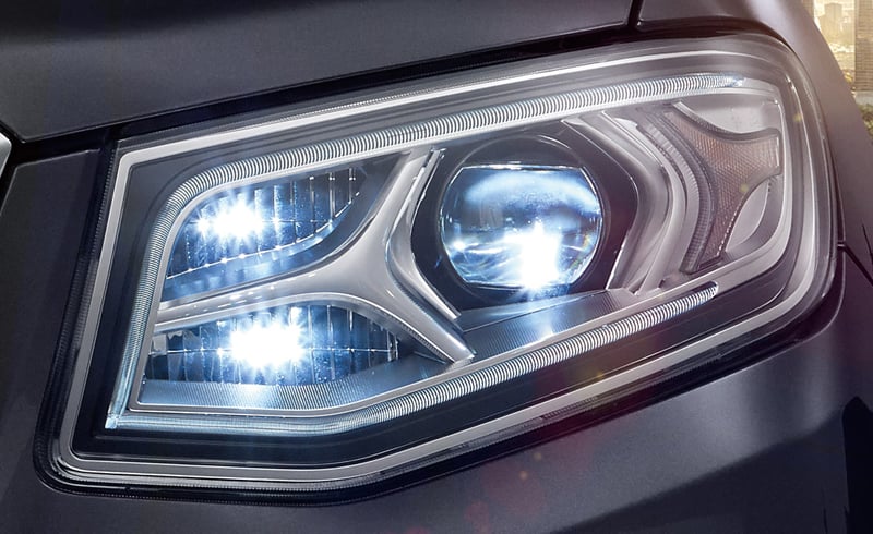 https://gcc-1307444343.cos.accelerate.myqcloud.com/images/6608f1/r_960x540/generations/generation_64a7eae224218_hongqi-h7-exterior-headlight.jpg
