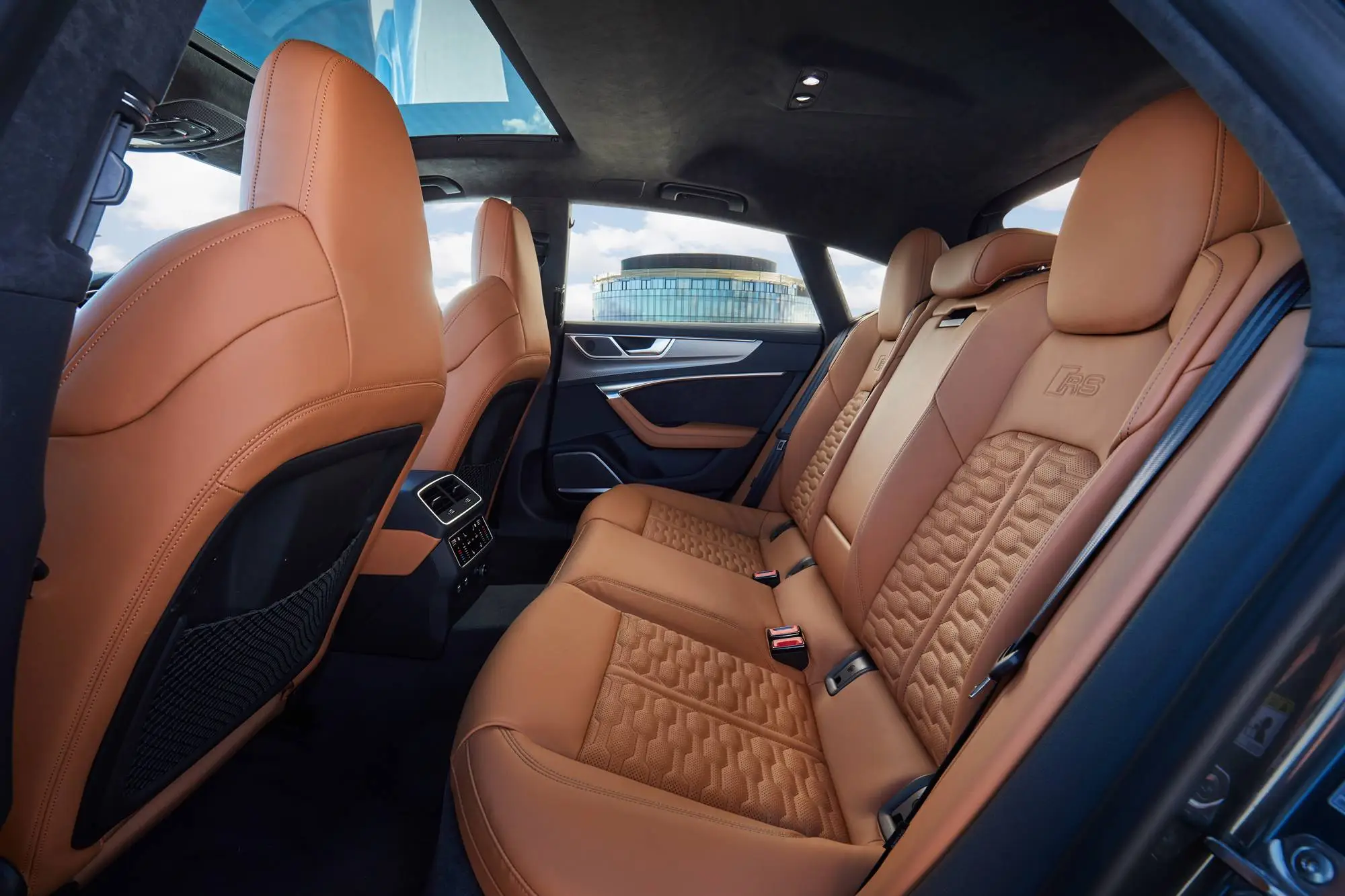 https://gcc-1307444343.cos.accelerate.myqcloud.com/images/662a5f/r_960x540/generations/generation_64b5002100bf8_20200-audi-rs-7-sportback-7.webp
