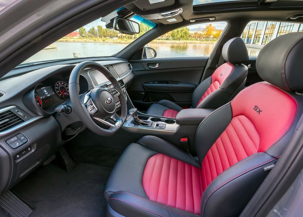 https://gcc-1307444343.cos.accelerate.myqcloud.com/images/6bbf22/r_960x540/generations/generation_64a087f27eb20_kia-optima-interior-front-seats.jpg