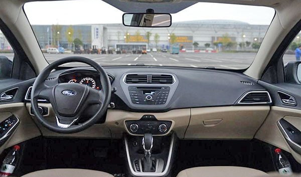 https://gcc-1307444343.cos.accelerate.myqcloud.com/images/6d0f7e/r_960x540/generations/generation_649aef5f09b50_ford-escort-interior-cockpit.jpg