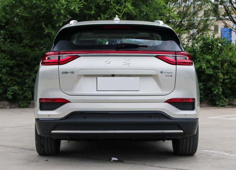 https://gcc-1307444343.cos.accelerate.myqcloud.com/images/720284/r_960x540/generations/generation_64a7c417a5ed3_hongqi-e-hs3-exterior-rear.jpg