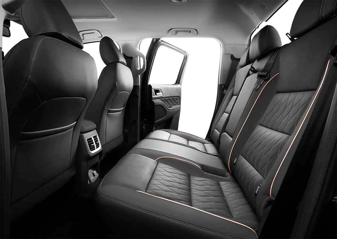 https://gcc-1307444343.cos.accelerate.myqcloud.com/images/7f9640/r_960x540/generations/generation_649451915a5f4_great-wall-poer-interior-rear-seats.jpg