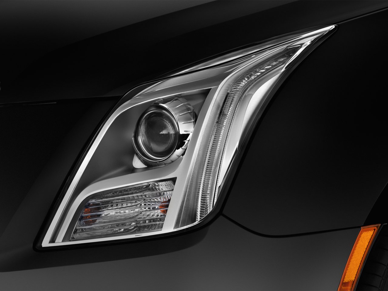 https://gcc-1307444343.cos.accelerate.myqcloud.com/images/7fa4de/r_960x540/generations/generation_64a613cb0bd9d_cadillac-xts-exterior-headlight.jpg