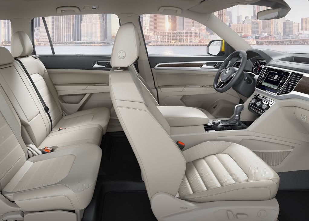 https://gcc-1307444343.cos.accelerate.myqcloud.com/images/81eefd/r_960x540/generations/generation_64a67a853a2a1_volkswagen-teramont-interior-seats.jpg
