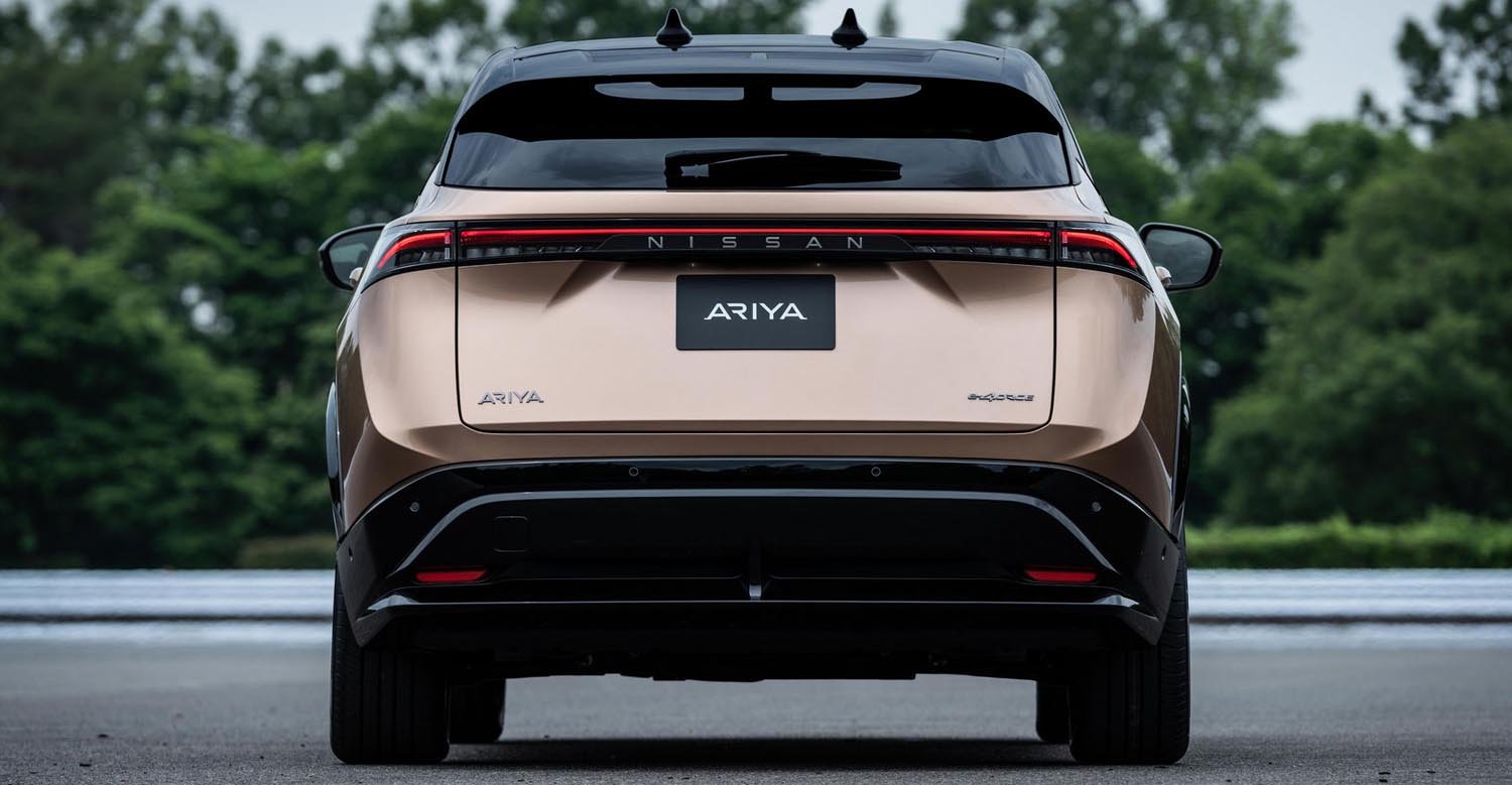 https://gcc-1307444343.cos.accelerate.myqcloud.com/images/82c12a/r_960x540/generations/generation_649548f46d269_nissan-ariya-exterior-rear.jpg