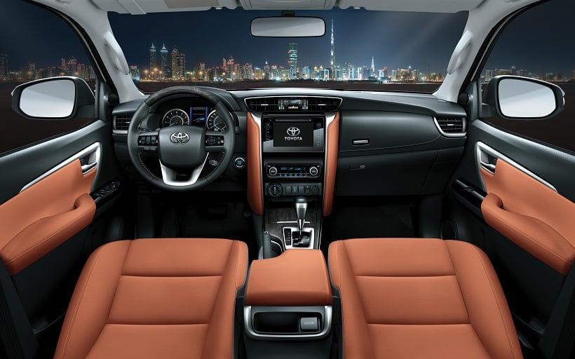 https://gcc-1307444343.cos.accelerate.myqcloud.com/images/8752a2/r_960x540/generations/generation_649686c0dac3b_toyota-fortuner-interior-cockpit.jpg