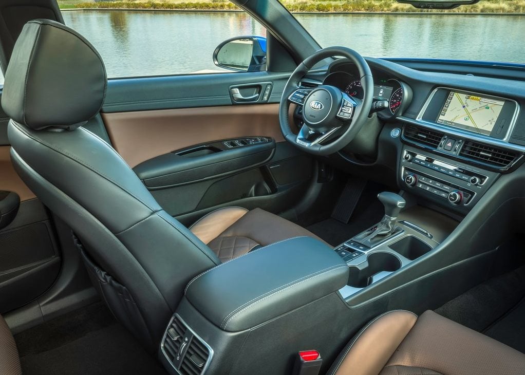 https://gcc-1307444343.cos.accelerate.myqcloud.com/images/891b82/r_960x540/generations/generation_64a087f24faa3_kia-optima-interior-cockpit-view.jpg