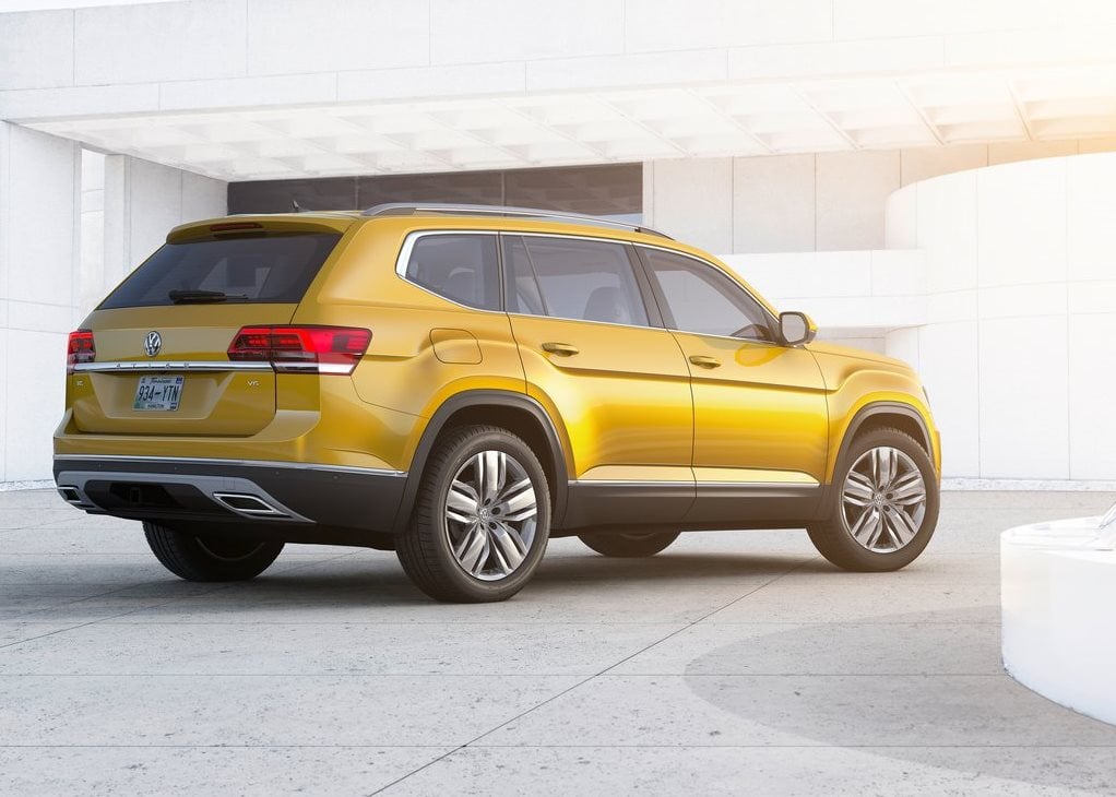 https://gcc-1307444343.cos.accelerate.myqcloud.com/images/8ffd44/r_960x540/generations/generation_64a67a848ae72_volkswagen-teramont-exterior-rear-left-angled.jpg