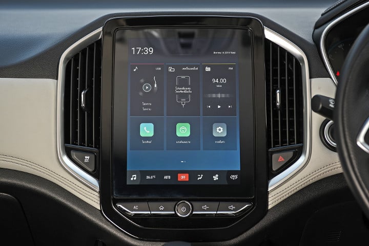 https://gcc-1307444343.cos.accelerate.myqcloud.com/images/98050c/r_960x540/generations/generation_64958ceb9ed5a_chevrolet-captiva-interior-multimedia-screen.jpg