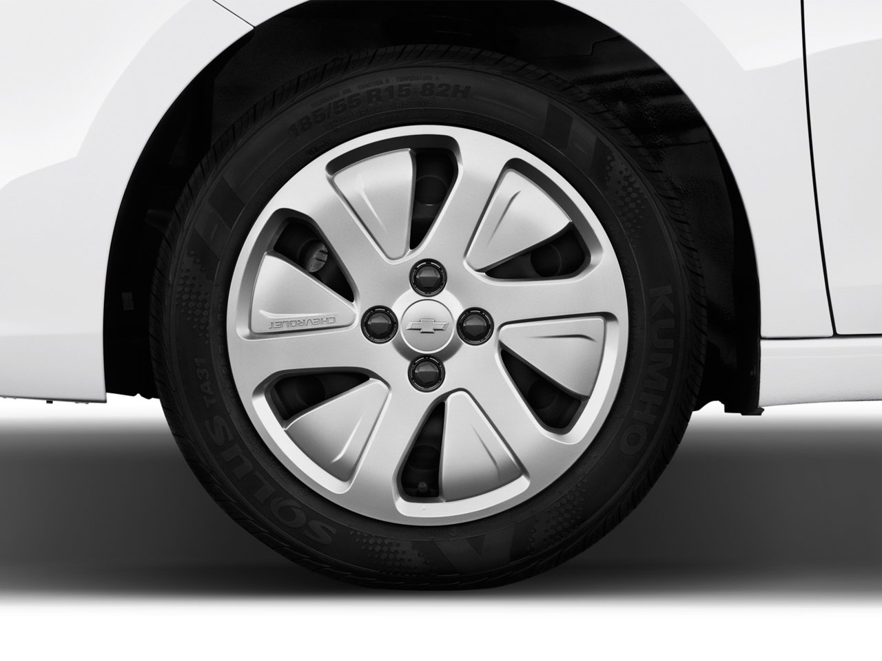https://gcc-1307444343.cos.accelerate.myqcloud.com/images/9cd57f/r_960x540/generations/generation_649e7e48c97fd_chevrolet-spark-exterior-rim.jpg