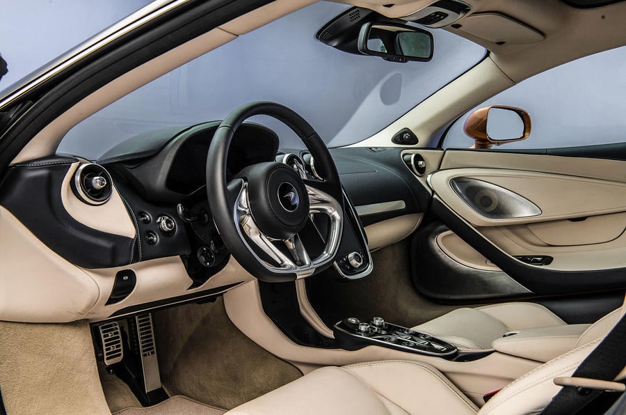 https://gcc-1307444343.cos.accelerate.myqcloud.com/images/a72b91/r_960x540/generations/generation_64ab92c77022e_mclaren-gt-interior-steering-wheel.jpg