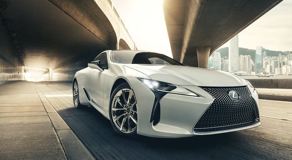 https://gcc-1307444343.cos.accelerate.myqcloud.com/images/a8846c/r_960x540/generations/generation_64aba56904206_lexus-lc-500-exterior-front-right-angled.jpg