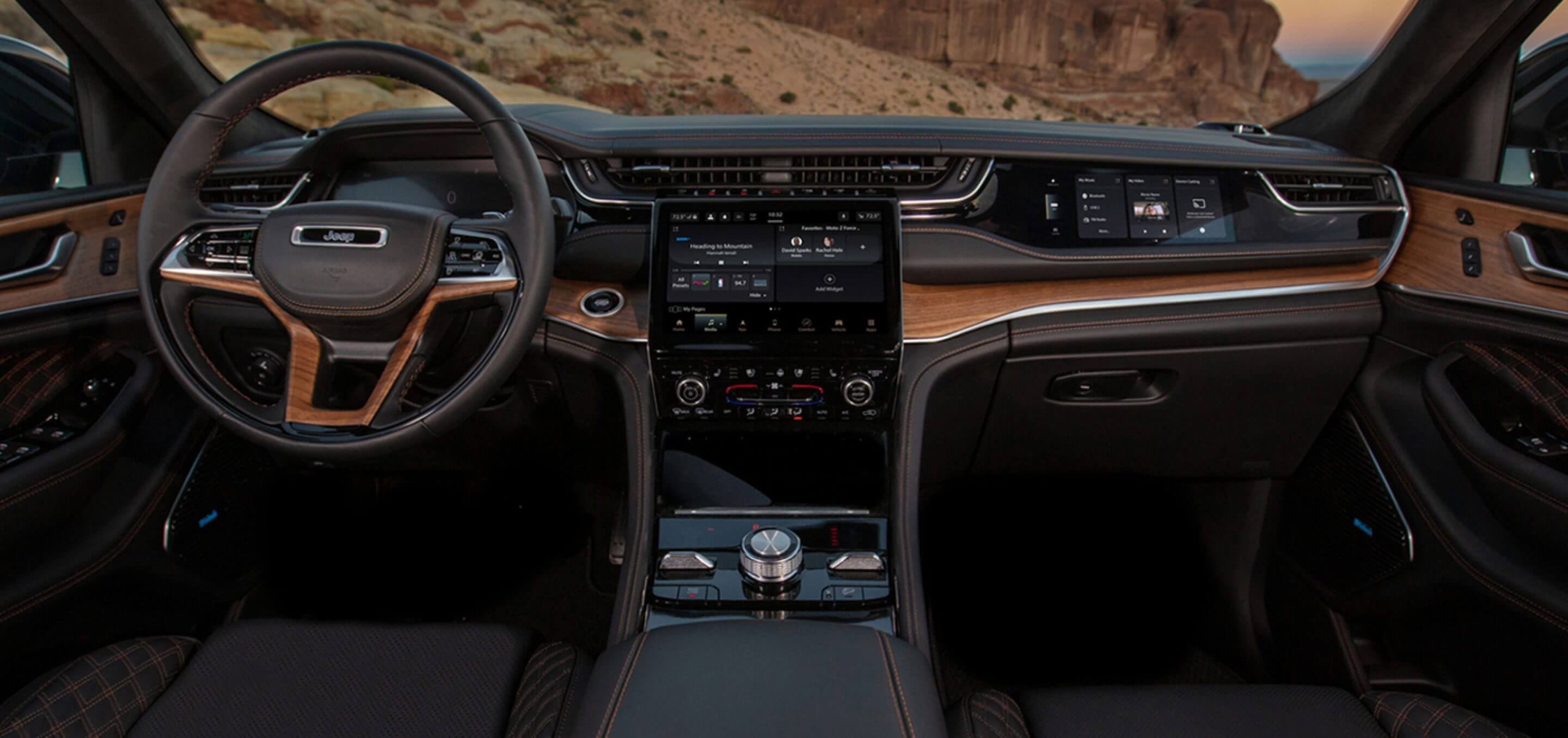 https://gcc-1307444343.cos.accelerate.myqcloud.com/images/aa79af/r_960x540/generations/generation_64a6151bae6ab_jeep-grand-cherokee-interior-cockpit.jpg