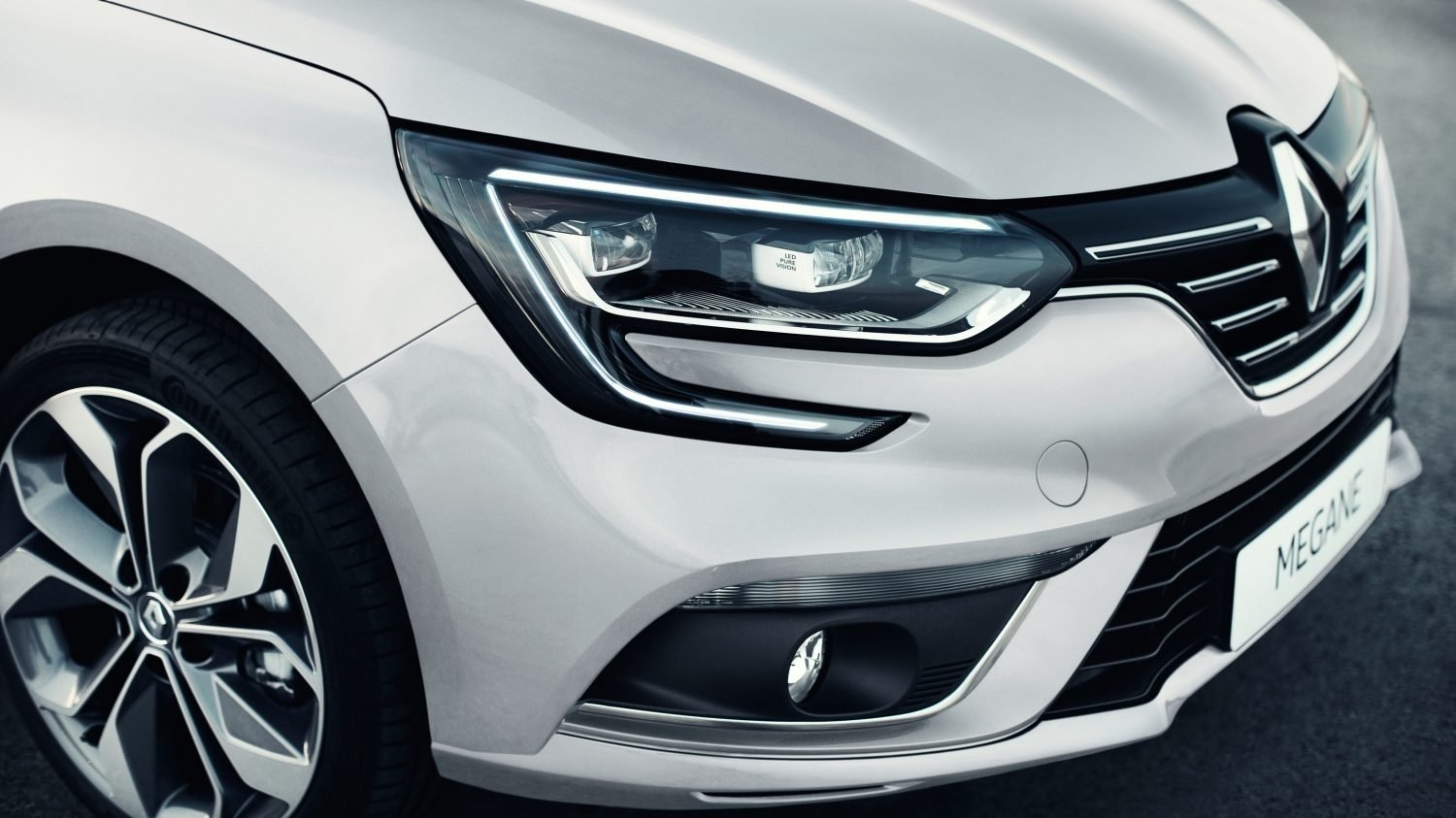 https://gcc-1307444343.cos.accelerate.myqcloud.com/images/acd11a/r_960x540/generations/generation_64a13c817d494_renault-megane-exterior-headlight.jpg