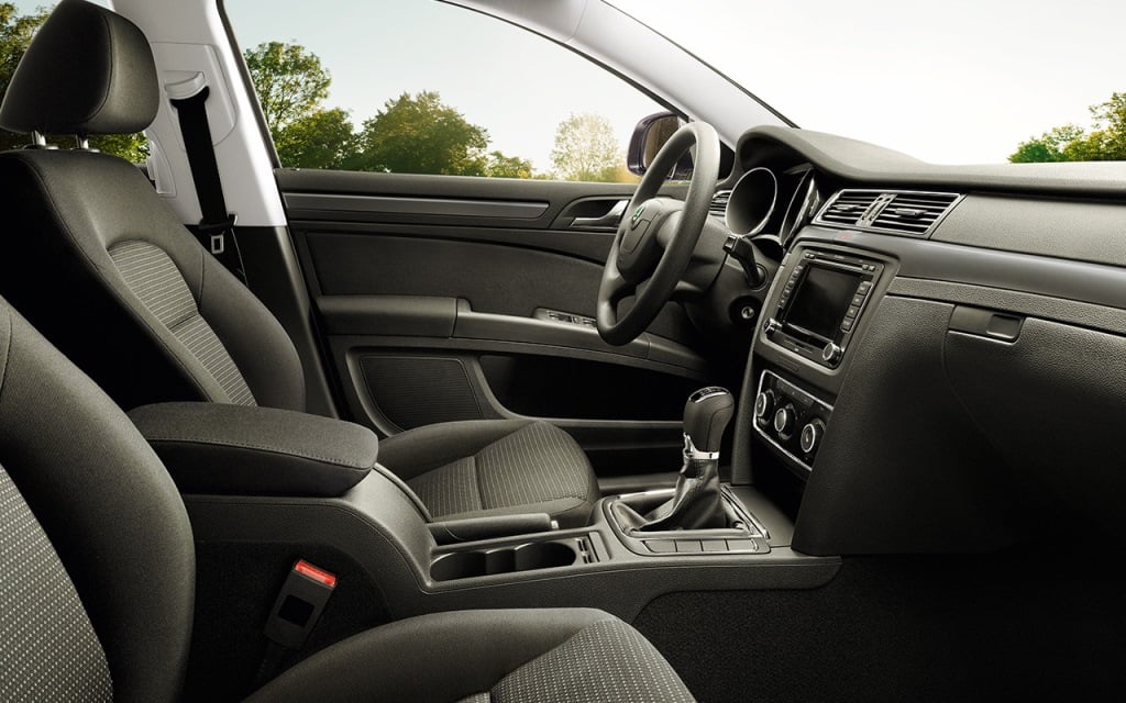 https://gcc-1307444343.cos.accelerate.myqcloud.com/images/aceb91/r_960x540/generations/generation_64a3a2a66a80d_skoda-superb-interior-front-seats.jpg