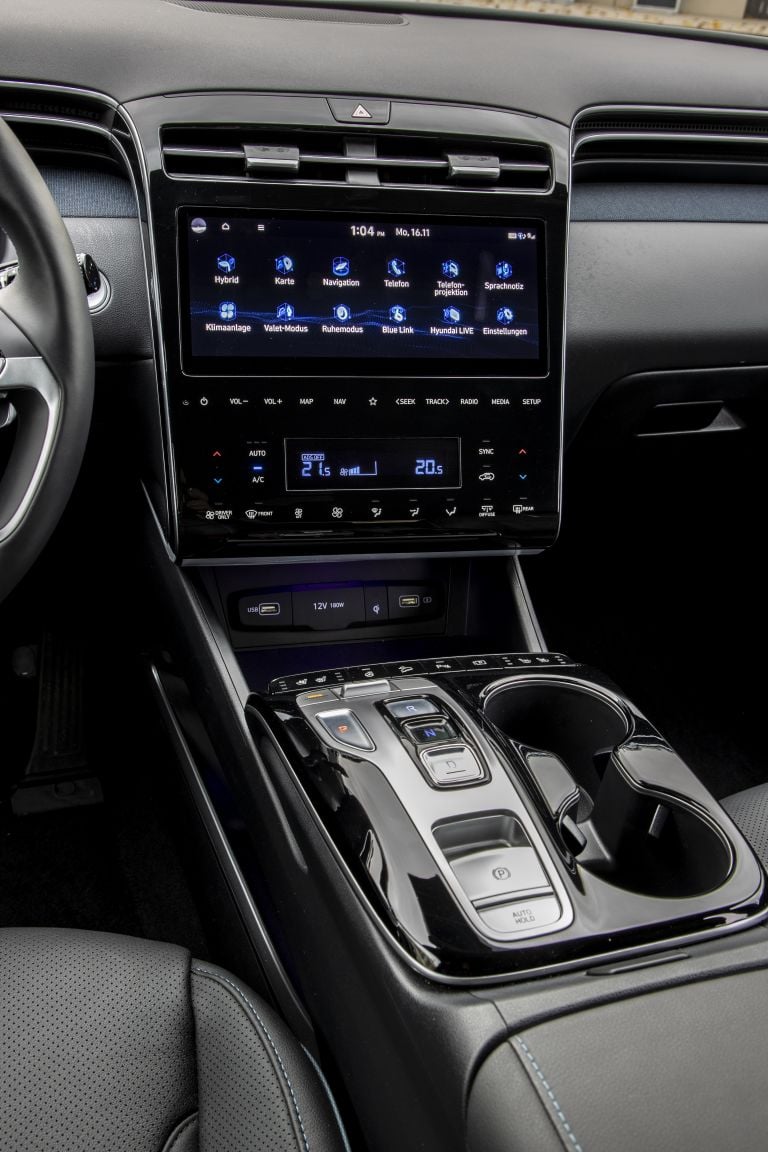 https://gcc-1307444343.cos.accelerate.myqcloud.com/images/affc56/r_960x540/generations/generation_64a671769429a_hyundai-tucson-2022-612197.jpg