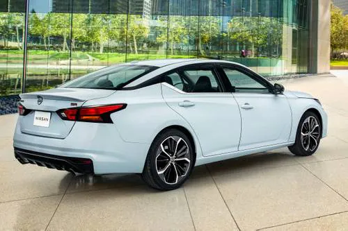 https://gcc-1307444343.cos.accelerate.myqcloud.com/images/b34b0a/r_960x540/generations/generation_64eecc72e150f_2023_nissan_altima_sedan_vc-t-sr_rq_oem_3_500.webp