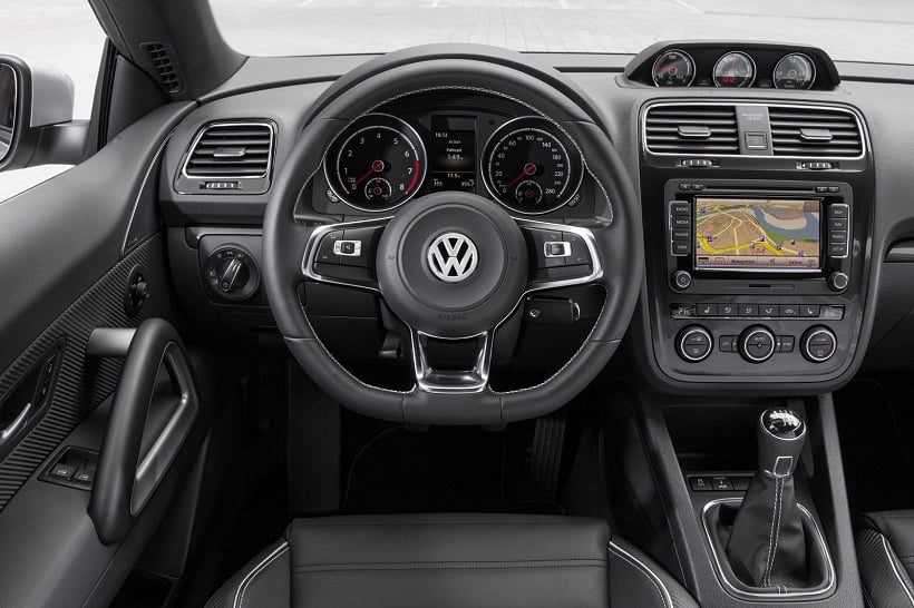 https://gcc-1307444343.cos.accelerate.myqcloud.com/images/b6d5b5/r_960x540/generations/generation_64a31ccc237e1_volkswagen-scirocco-interior-steering-wheel(1).JPG